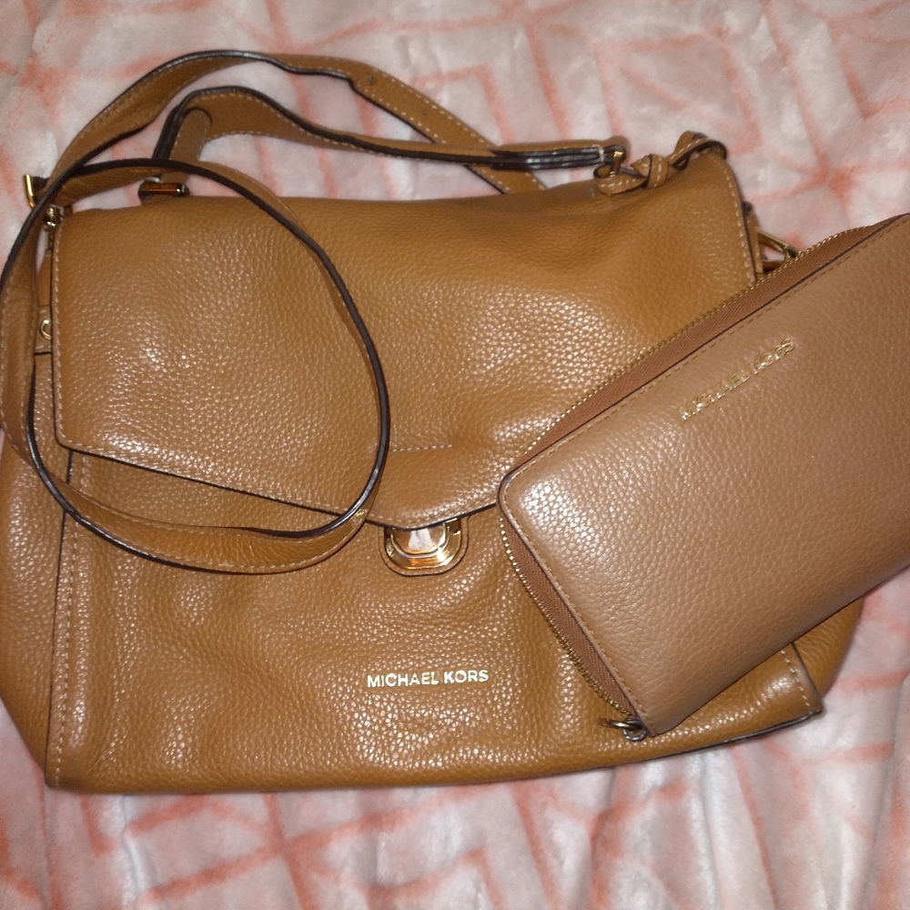 Michael Kors Bristol Medium with matching Wallet